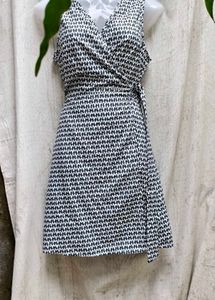 1749. Chic Print Wrap Dress