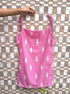 Strapped Short Kurti 🩷