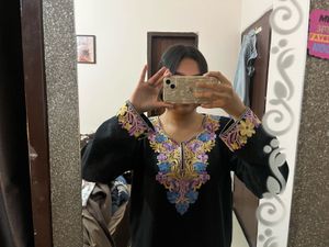 Elegant Embroidered Kurta kashmiri