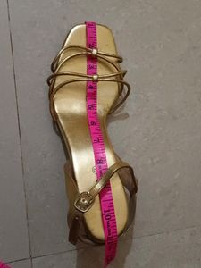 Price Drop💥💥 ZUDIO Golden Heels💥💥Only Today