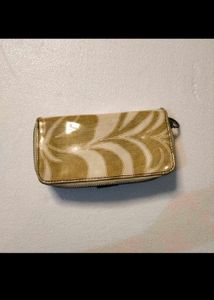 Coded Roxy Clutch