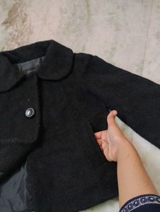 Elegant Black Cropped Jacket