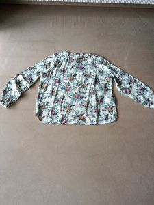 Brand new Floral Print Top
