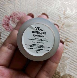 NY Bae loose glitter eyeshadow.