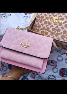 pink coach bag 💕