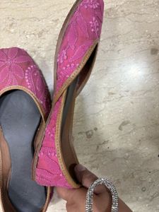 Pink Jutti/ Mojri