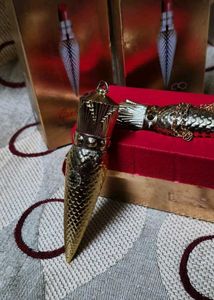CROWN LIPSTICKS