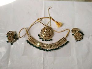 Green Beaded Jewelry Set