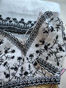 Elegant White &amp; Black Georgette Saree