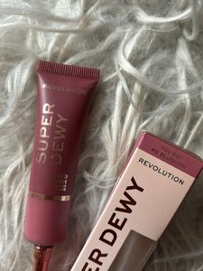 Makeup Revolution Super Dewy Blush