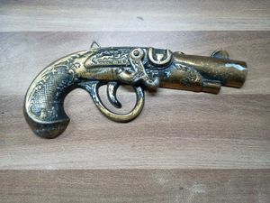 flintlock pistol