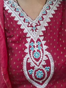 Maroom Embroidered karwachauth special kurta Set