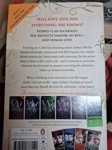 The Golden Lily: A Bloodlines Novel