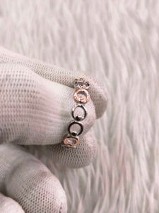 Two-Tone Circle Link Ring