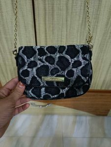 Victoria&#39;s secret Chic Animal Print Crossbody Bag