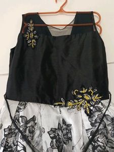 Elegant Black &amp; Sliver Floral Dress