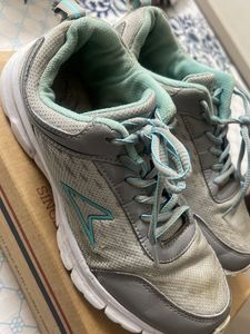 Bata Sneakers - Great Condition