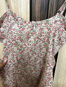 Pretty Pink Floral Dress 🎀🤍
