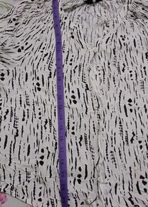 Patterned Blouse with Long Sleeves