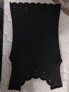 Chic Black Sleeveless Top