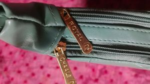 women&#39;s sling bag (new without tag)