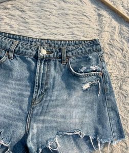 🥳SALE🥳Wild Fable Distressed Denim Shorts