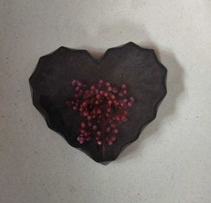 Resin Heart &amp; Leaf paperweights