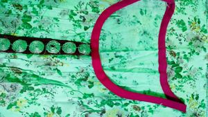 New Dark Pink And White Umbrella Top