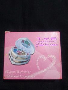 T.Y.A. Fashion Make-Up Kit