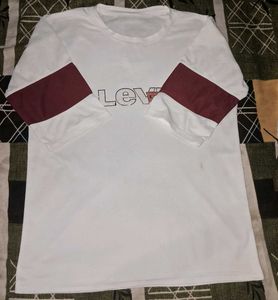 Levi's Men Over Sized T Shirt 👕