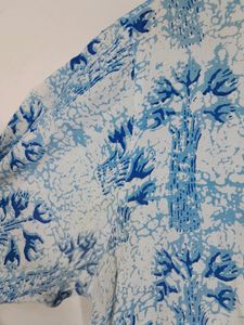 Here&amp;Now White and Blue Printed Round Neck With Bu