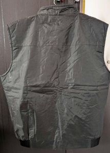 Stylish Sleeveless Jacket