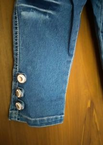 THREE QUARTER JEANS FOR KIDS