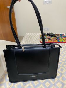 Charles & Keith Noir Daylla Tote Bag