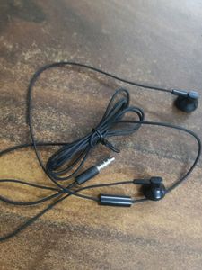 Microsoft black earphones