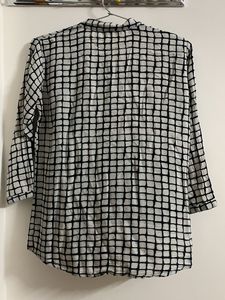 Detailed V-neck Shirt