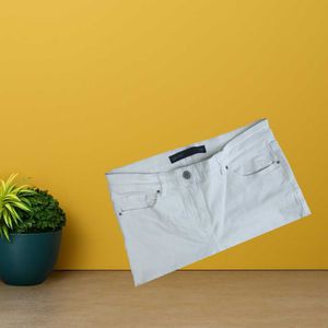 women withe short size 32 (O-45)