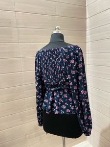 OLD NAVY Wrap up top Blue Floral Print Long Sleeve