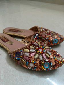 Women Multi Color Ethnic Juttis