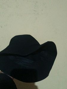black bucket hat