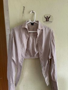 statement cropped shirt