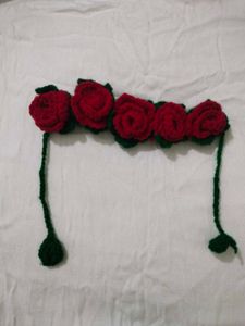 Handmade Woollen Rose Gajra