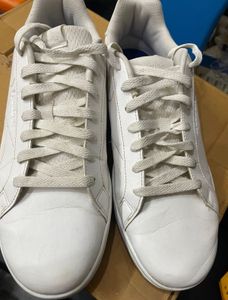 Reebok White Sneakers – UK9 – Used