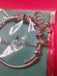 Women Kada