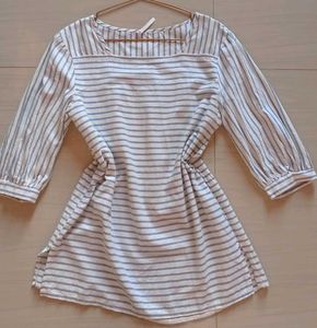 WOMAN TOP