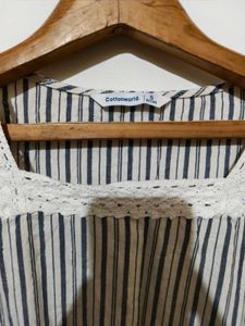 Size S/ M Striped Square Neck Top