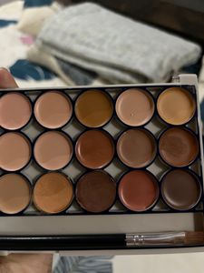 Mars Bronze Highlight Palette Concealer