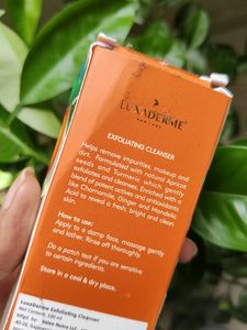 Luxaderme Exfoliating Cleanser