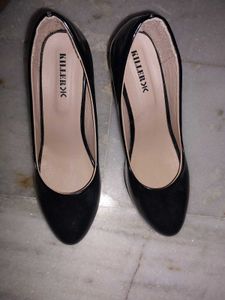 Killer Black Pumps