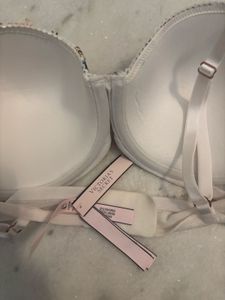 Victoria’s Secret Net Floral Bra